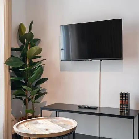 Апартаменты Flat Near Parc Barbieux With Terrace