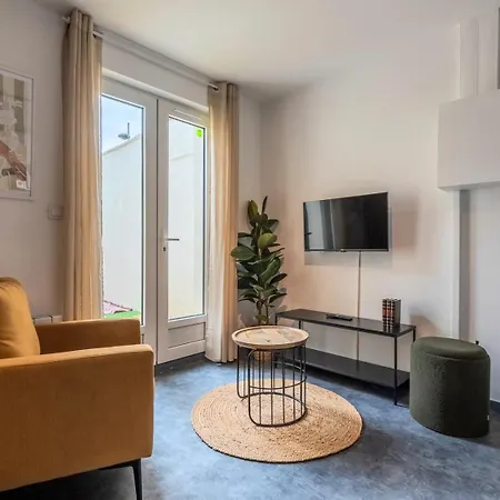 Апартаменты Flat Near Parc Barbieux With Terrace